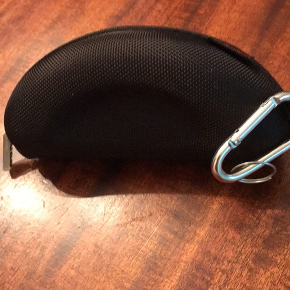 DUCO Sunglass Semi Soft Clam Shell Case - Picture 5 of 7